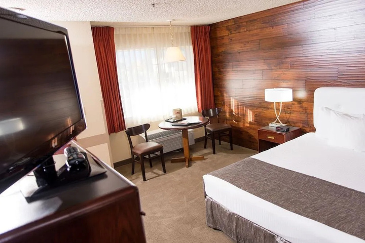 Room 3 of 11