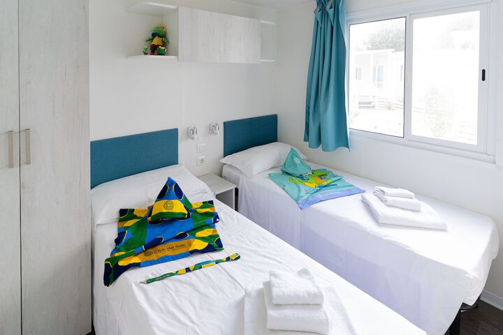 Room 3 of 91