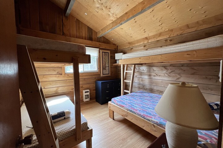 Room 10 of 68