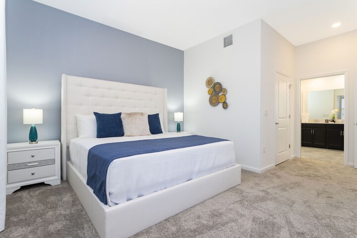Room 4 of 54
