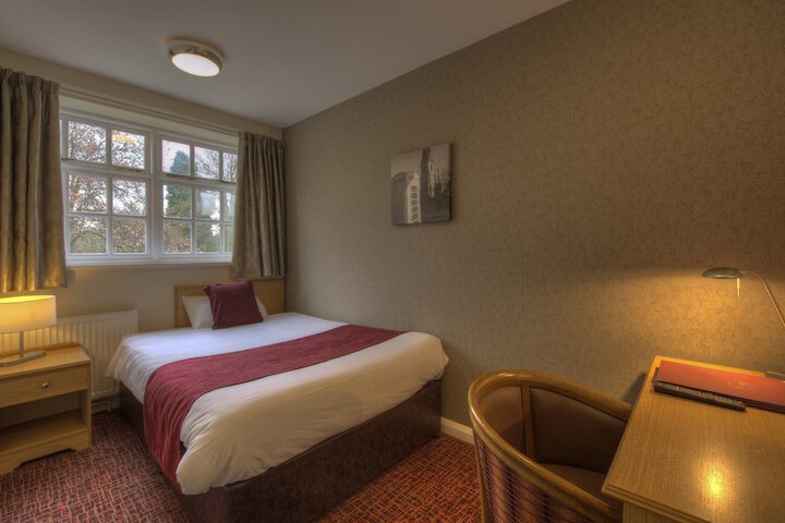 Room 14 of 60