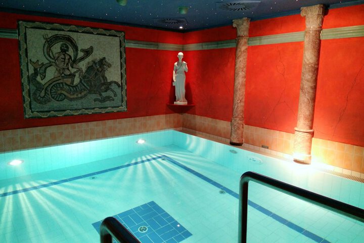 Hotel Pool