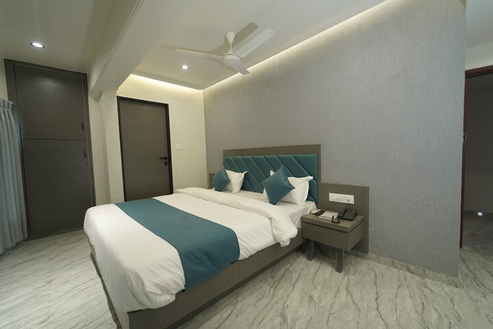 Room 4 of 22