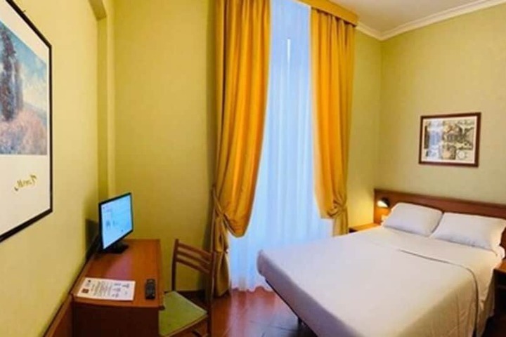 Room 33 of 52