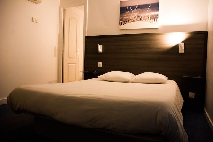 Room 11 of 34