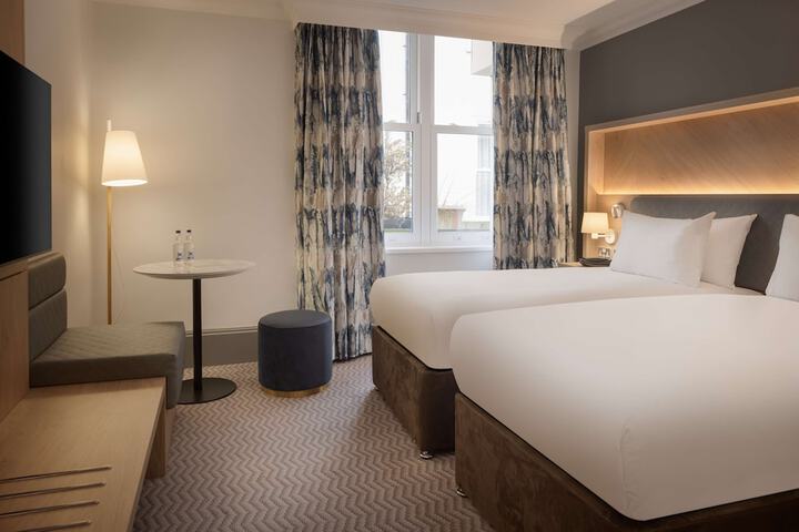 Room 30 of 103