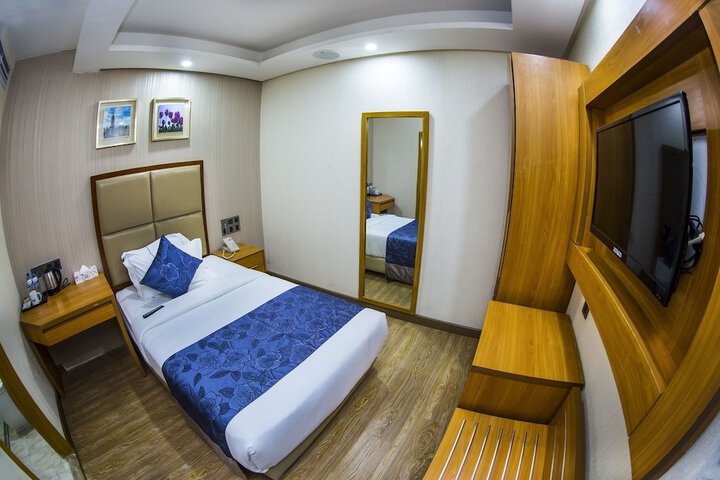 Room 21 of 43
