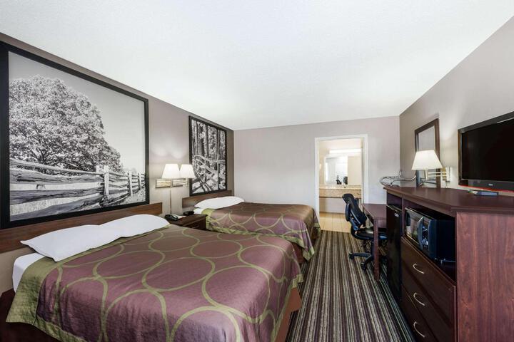 2 Double Beds (5 of 11)