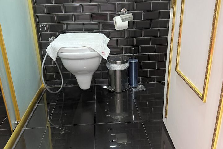 Room 100 of 110
