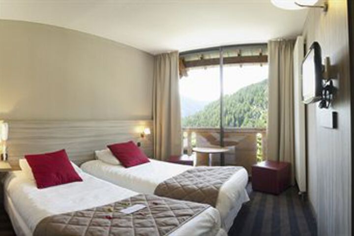 Room 14 of 32