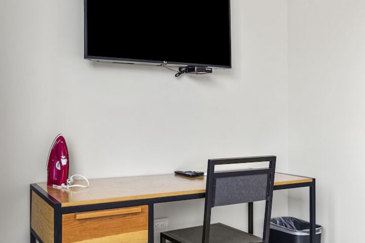 Room 2 of 40