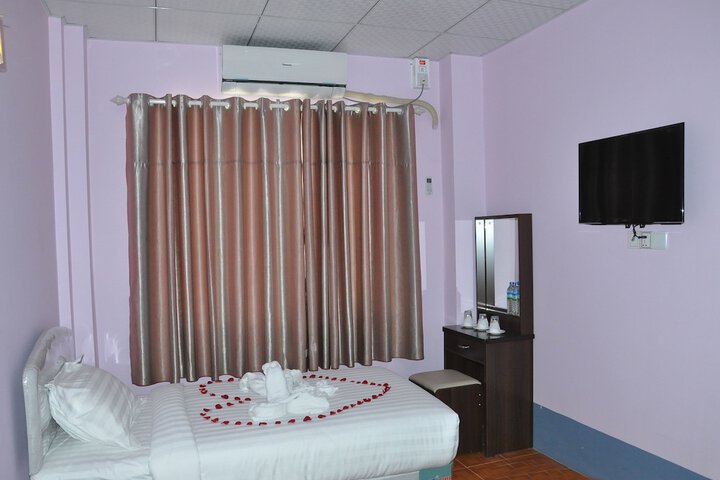 Room 15 of 40
