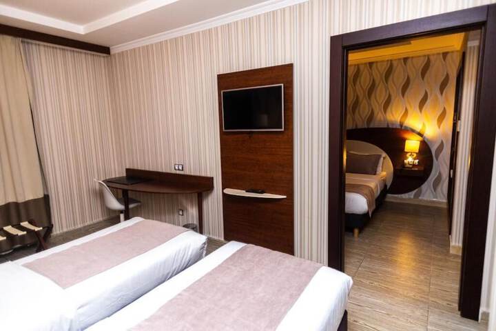 Room 10 of 45