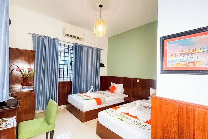 Room 37 of 79