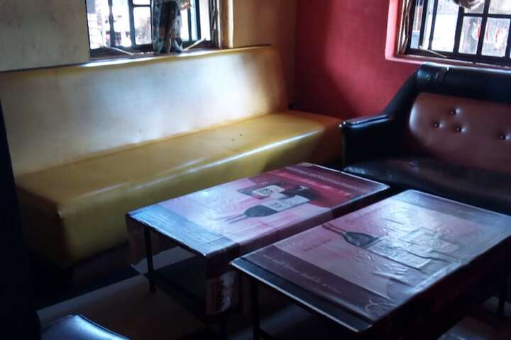 Lounge 15 of 18