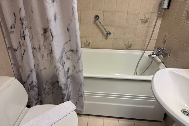 Room 156 of 209