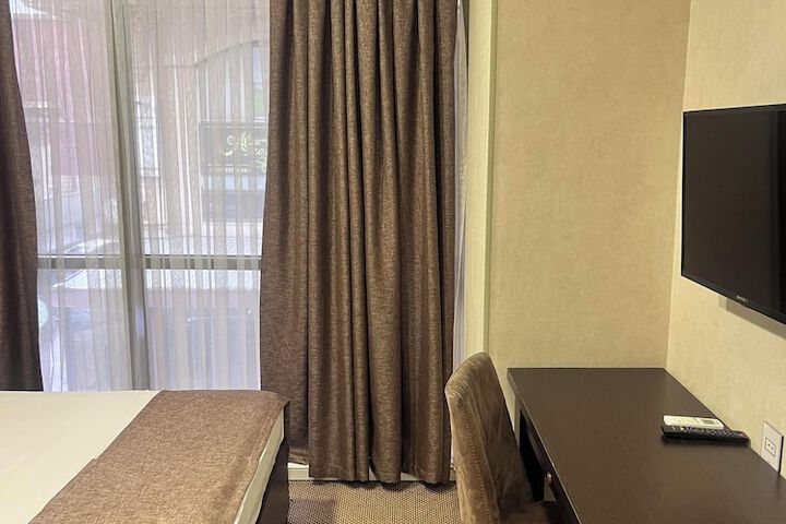 Room 2 of 30