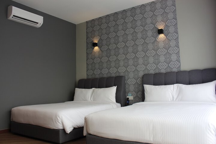 Room 3 of 21