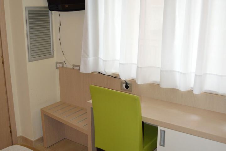 Room 19 of 33