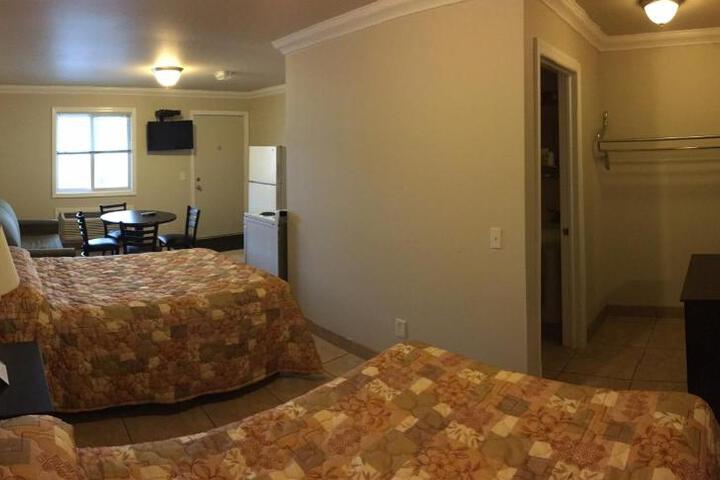 Deluxe Double Room (1 of 3)