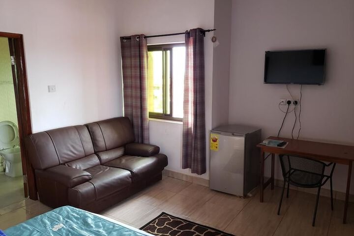 Room 13 of 27