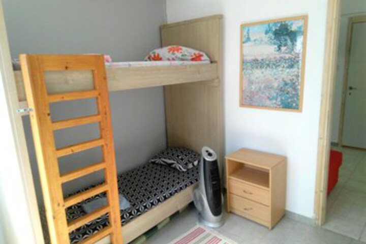 Room 9 of 49