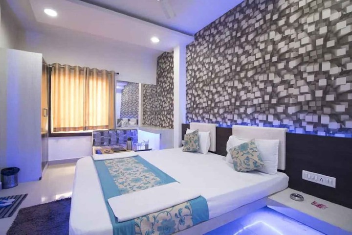 Room 8 of 25