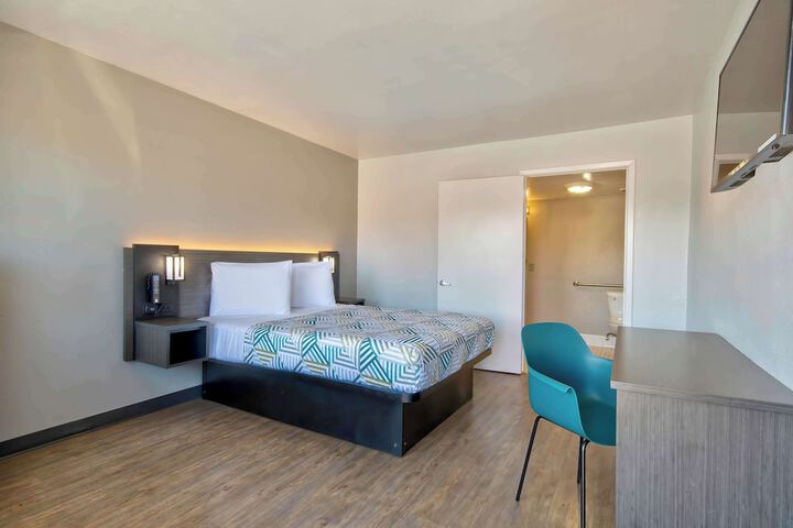 Room 14 of 26