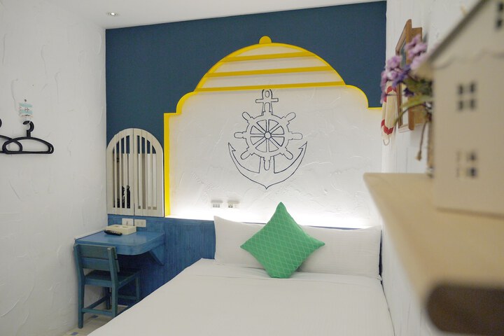 Room 32 of 46