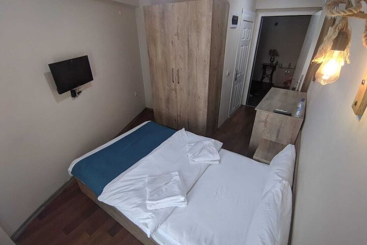 Room 28 of 48