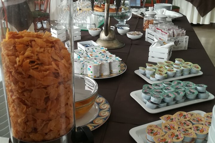 Dining 31 of 36