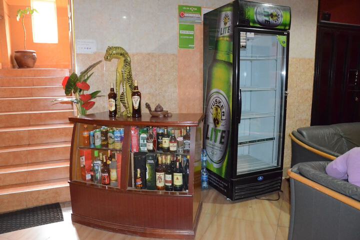 Lounge 15 of 22