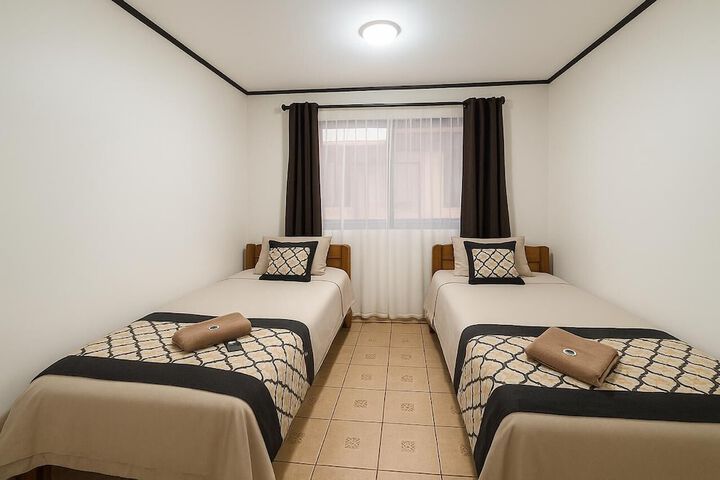 Room 9 of 21