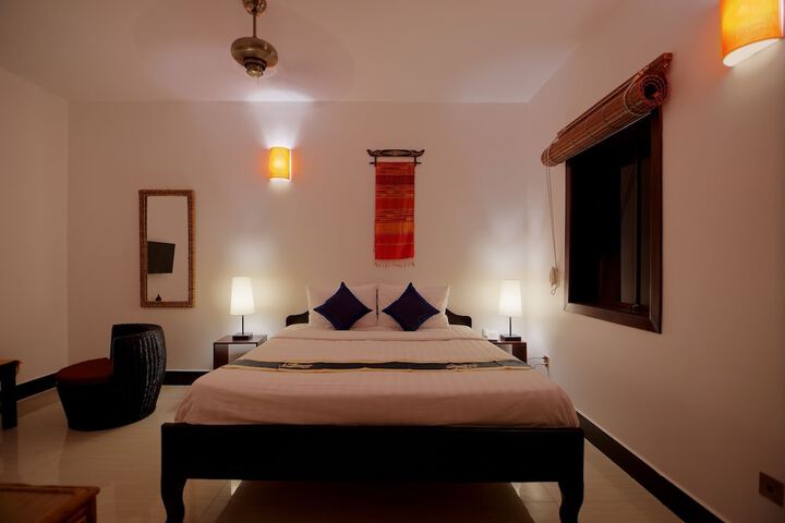 Room 3 of 38