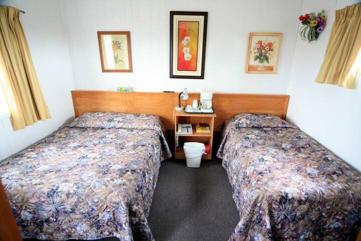 Room 4 of 10