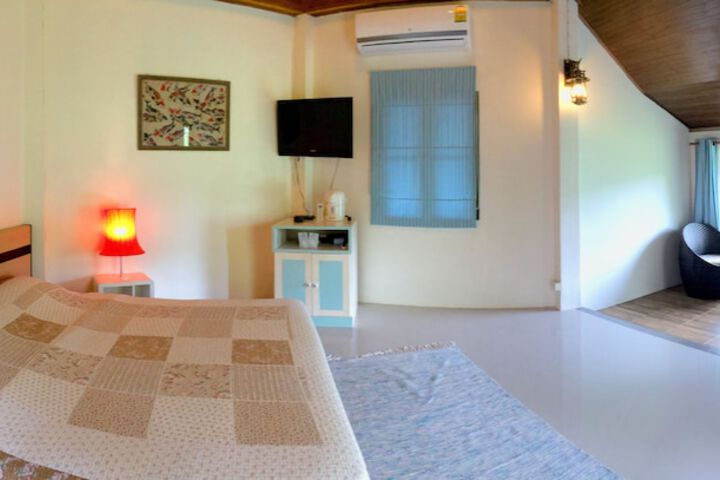 Room 6 of 68