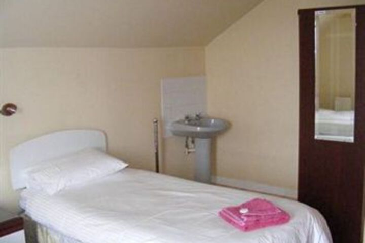 Room 3 of 9