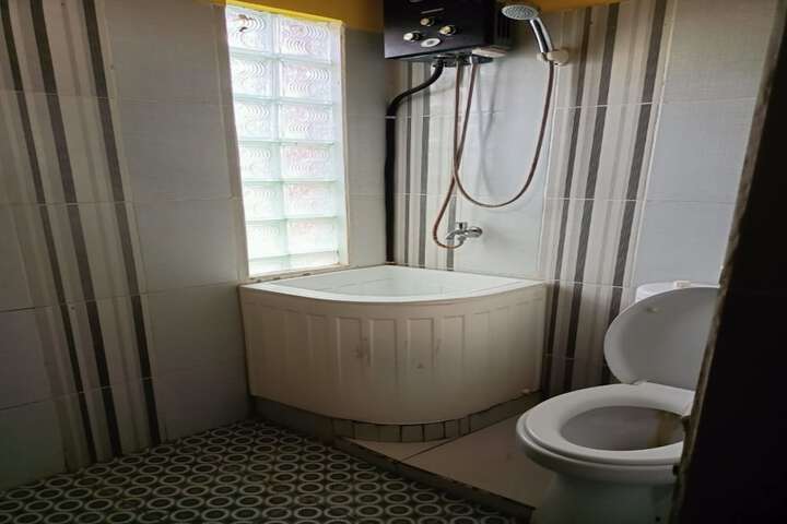 Room 12 of 22