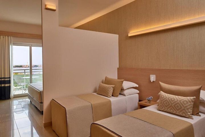 Room 9 of 39