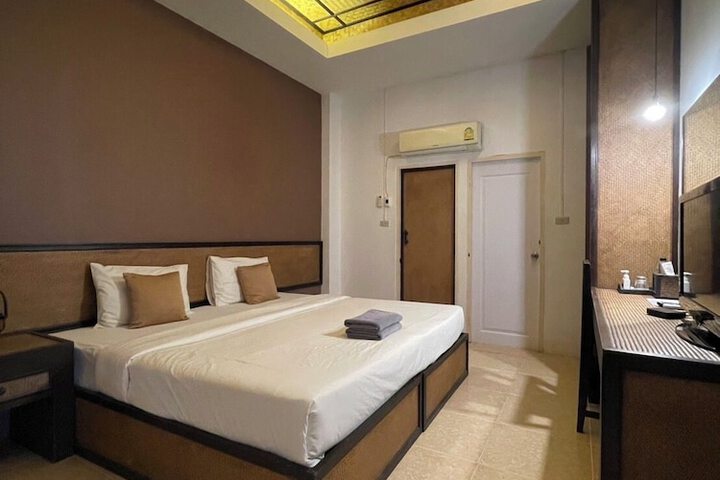 Room 40 of 76