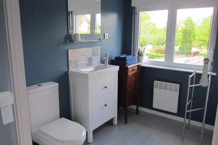 Room 5 of 11