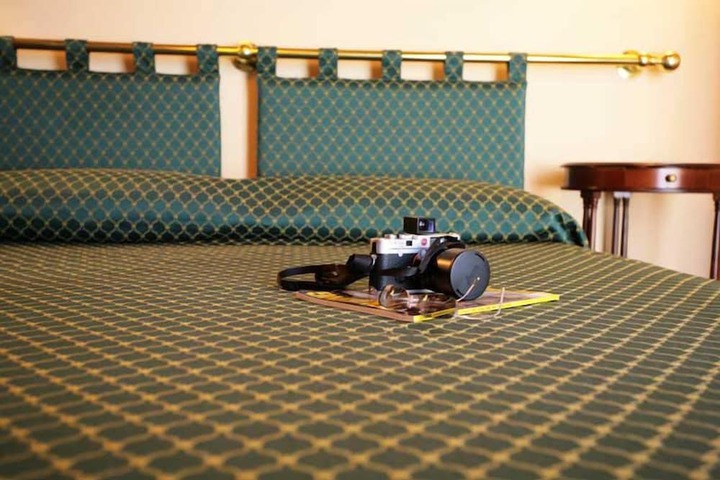 Room 9 of 40
