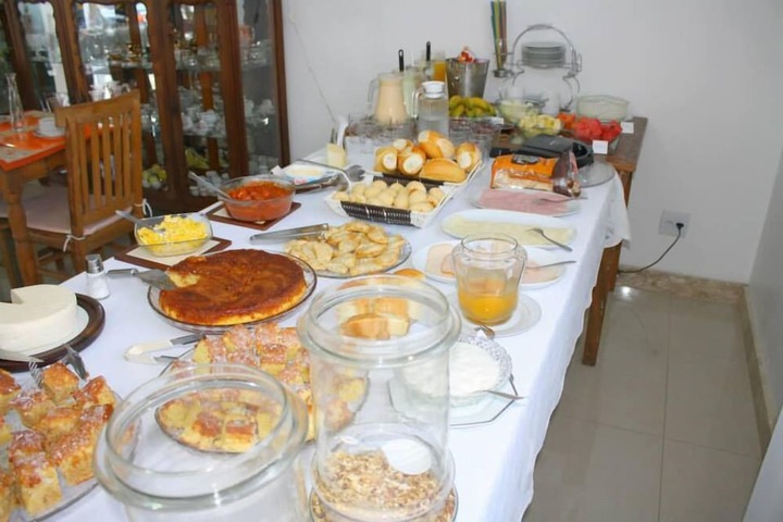 Dining 5 of 6