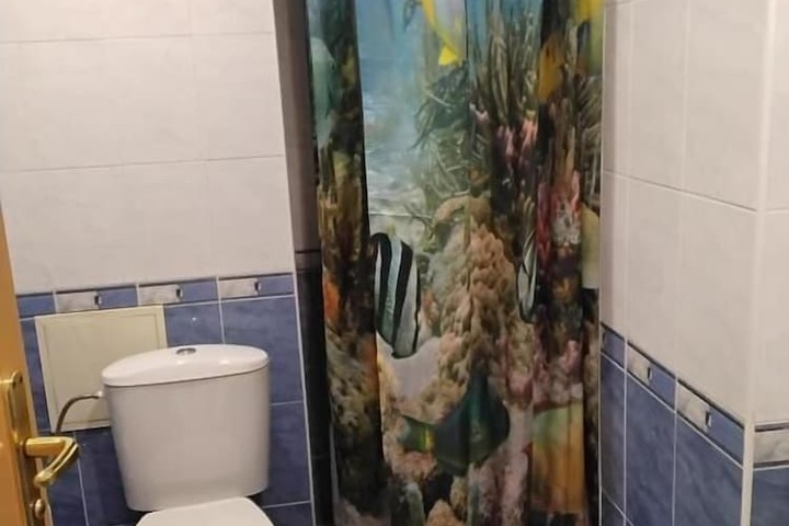 Room 6 of 17