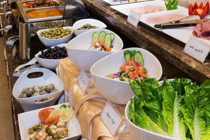 Dining 34 of 46