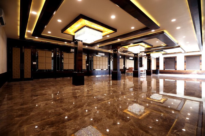 Ballroom/Hall 25 of 28
