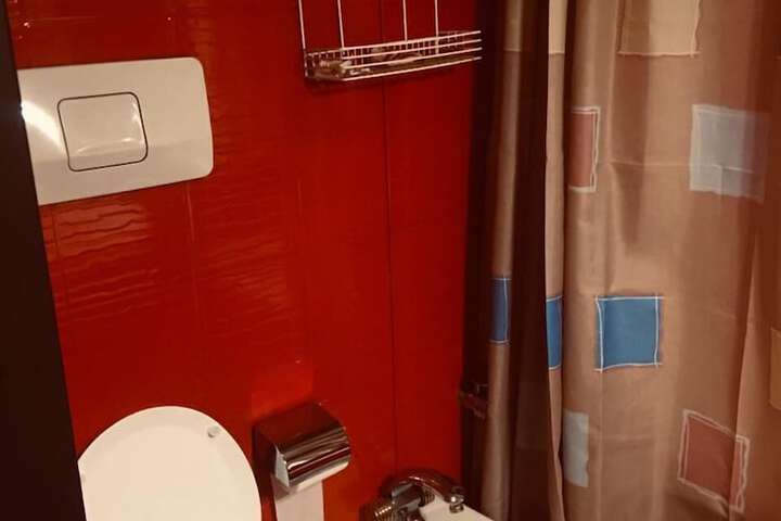 Room 14 of 27