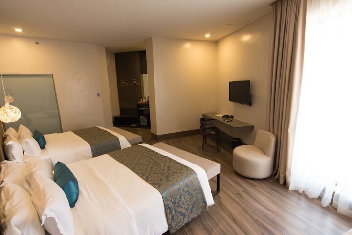 Room 10 of 37