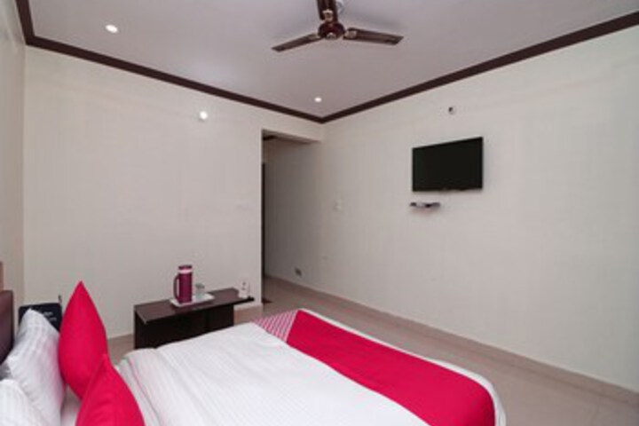 Room 21 of 27