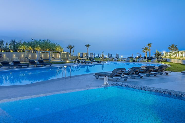 Pool 77 of 136